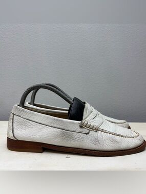 G.H. Bass & Co. Weejuns white leather penny loafers Size 8.5